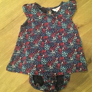 2-piece set (top with cap sleeves and bloomers)